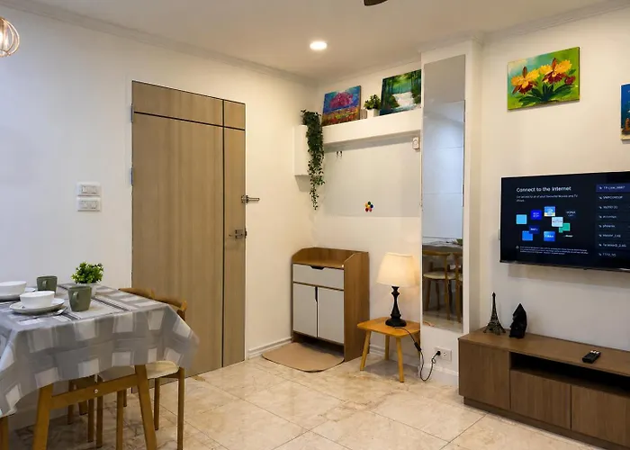 Brand New Stylish 1br Walk To Bts Perfect 2