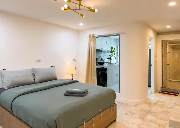 Brand New Stylish 1br Walk To Bts Perfect 2 Bangkok