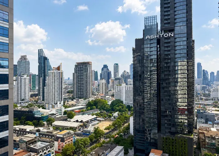 Brand New Stylish 1br Walk To Bts Perfect 2